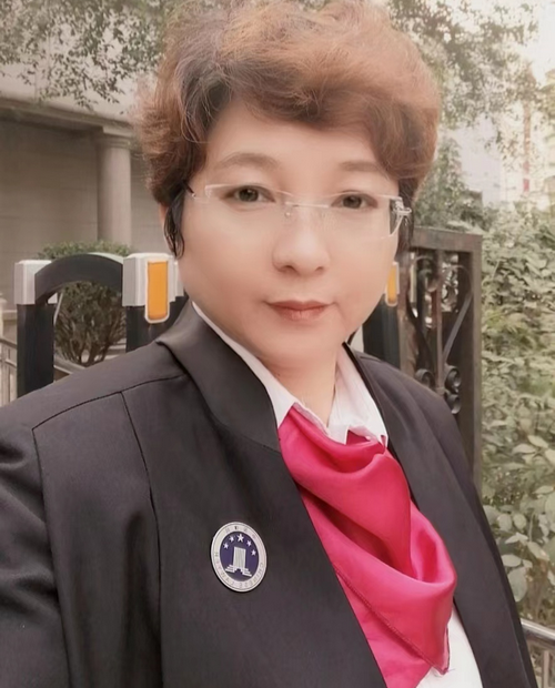 资深律师：王蓓